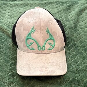 Realtree Fishing Hat Gray Black Women’s One Size